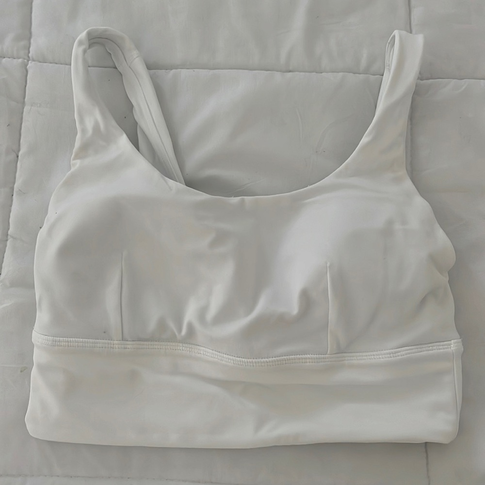 COPY - Aling bra lululemon size 6 big cup beautiful white c/d cup